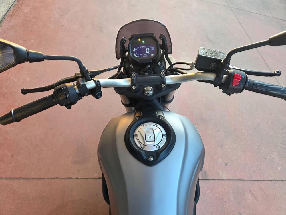 Voge Trofeo 300AC (2021 - 26) (6)