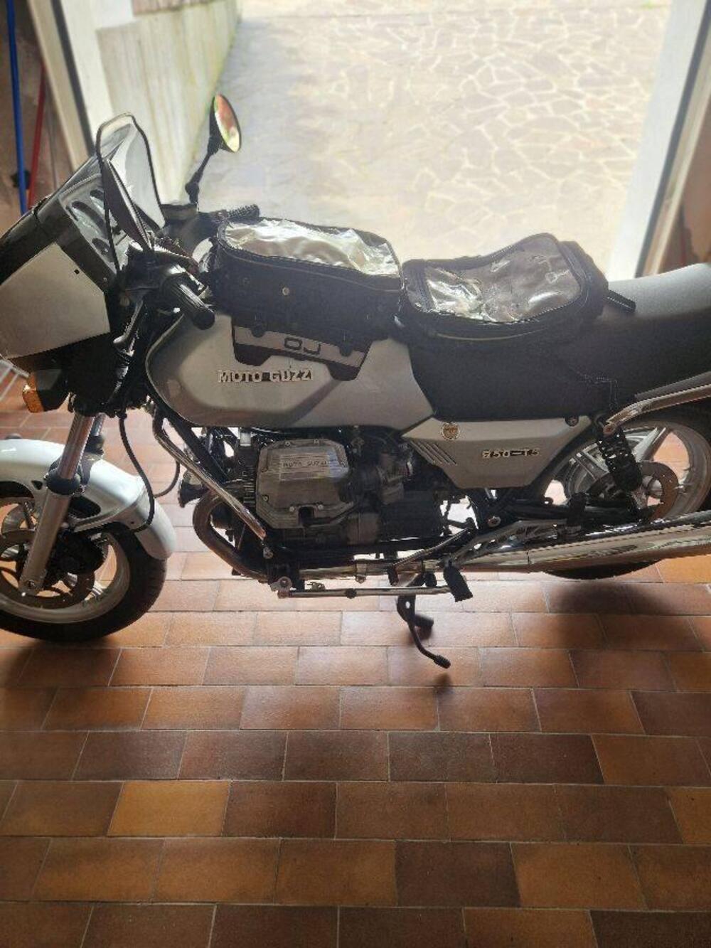Moto Guzzi 850 T5 Civile (16)