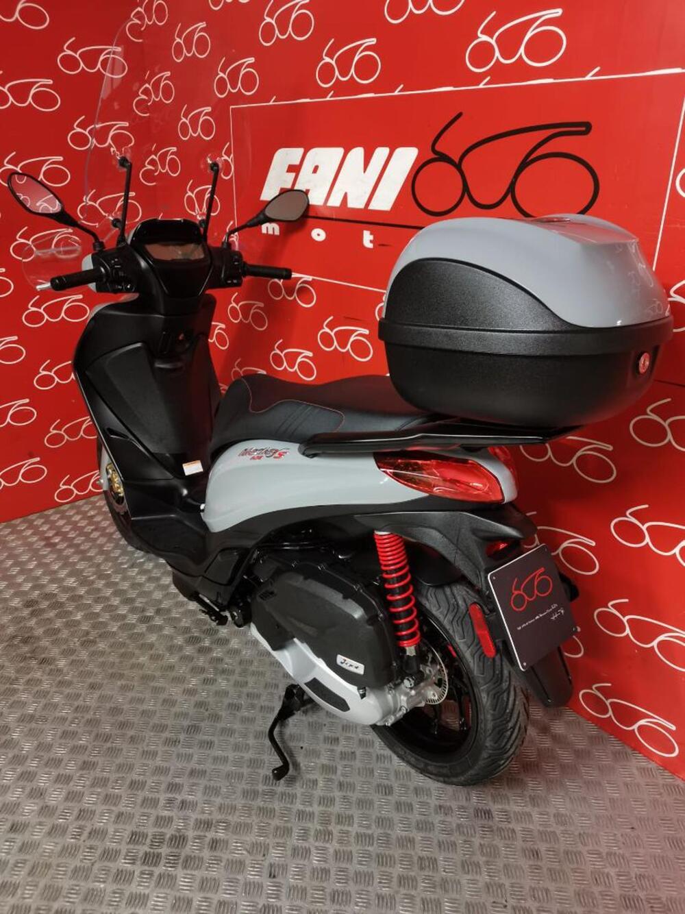 Piaggio Medley 150 ABS (2021 - 25) (4)