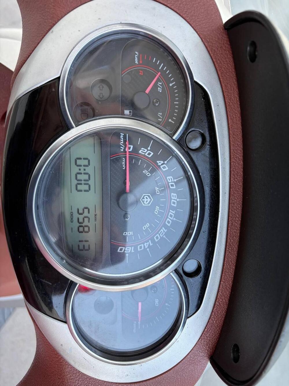 Piaggio Beverly 350 SportTouring ie (2011 - 15) (4)