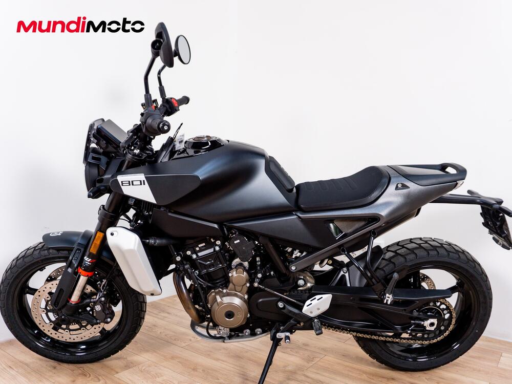 Husqvarna Svartpilen 801 (2024 - 26) (6)