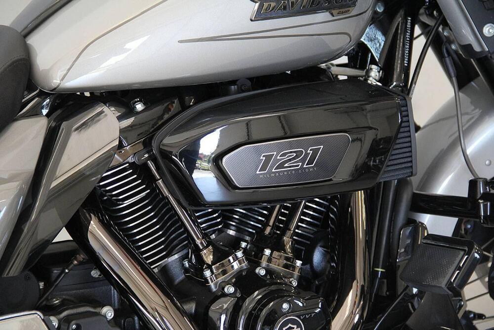 Harley-Davidson CVO Street Glide (2023) (4)