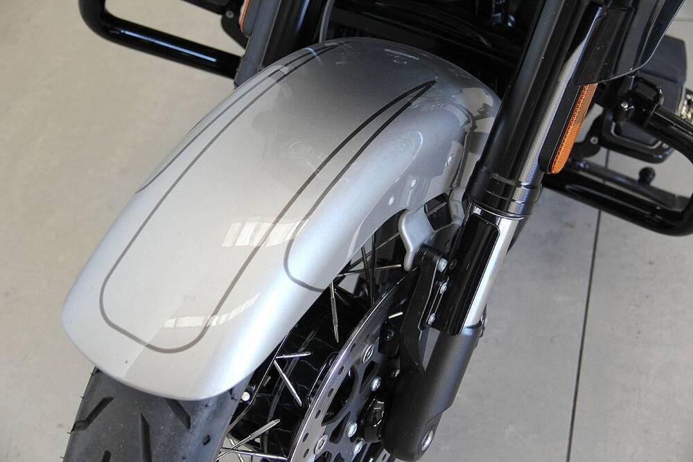 Harley-Davidson CVO Street Glide (2023) (15)