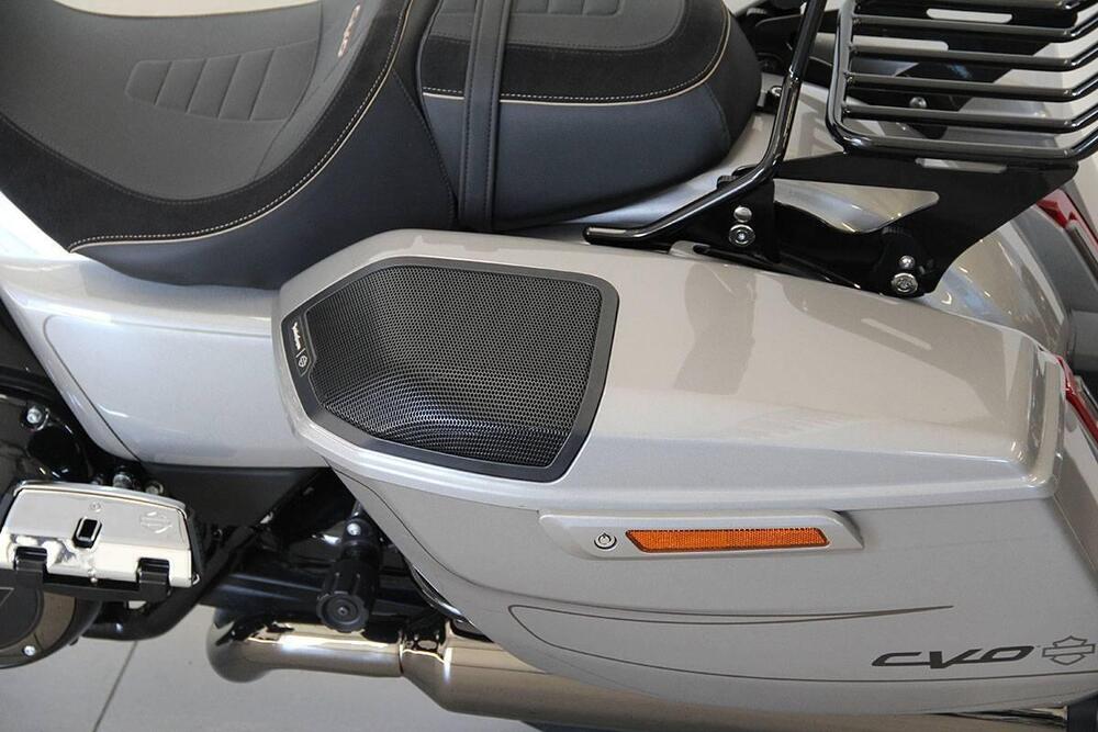 Harley-Davidson CVO Street Glide (2023) (13)