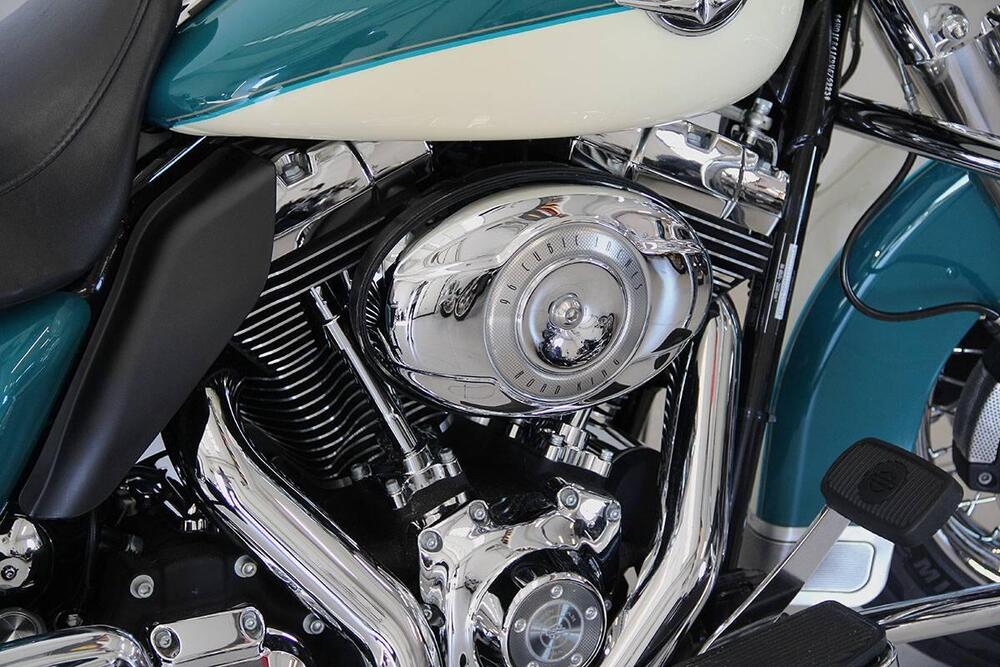 Harley-Davidson 1584 Road King Classic (2007 - 11) - FLHRCI (4)