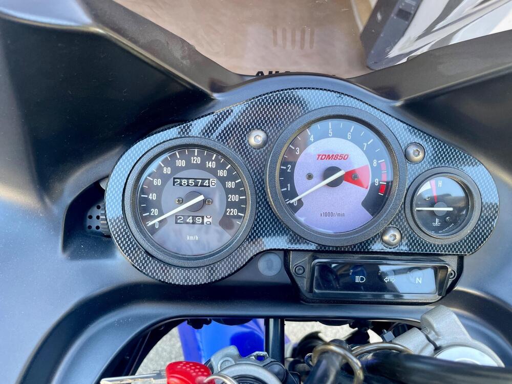 Yamaha TDM 850 (1996 - 01) (4)