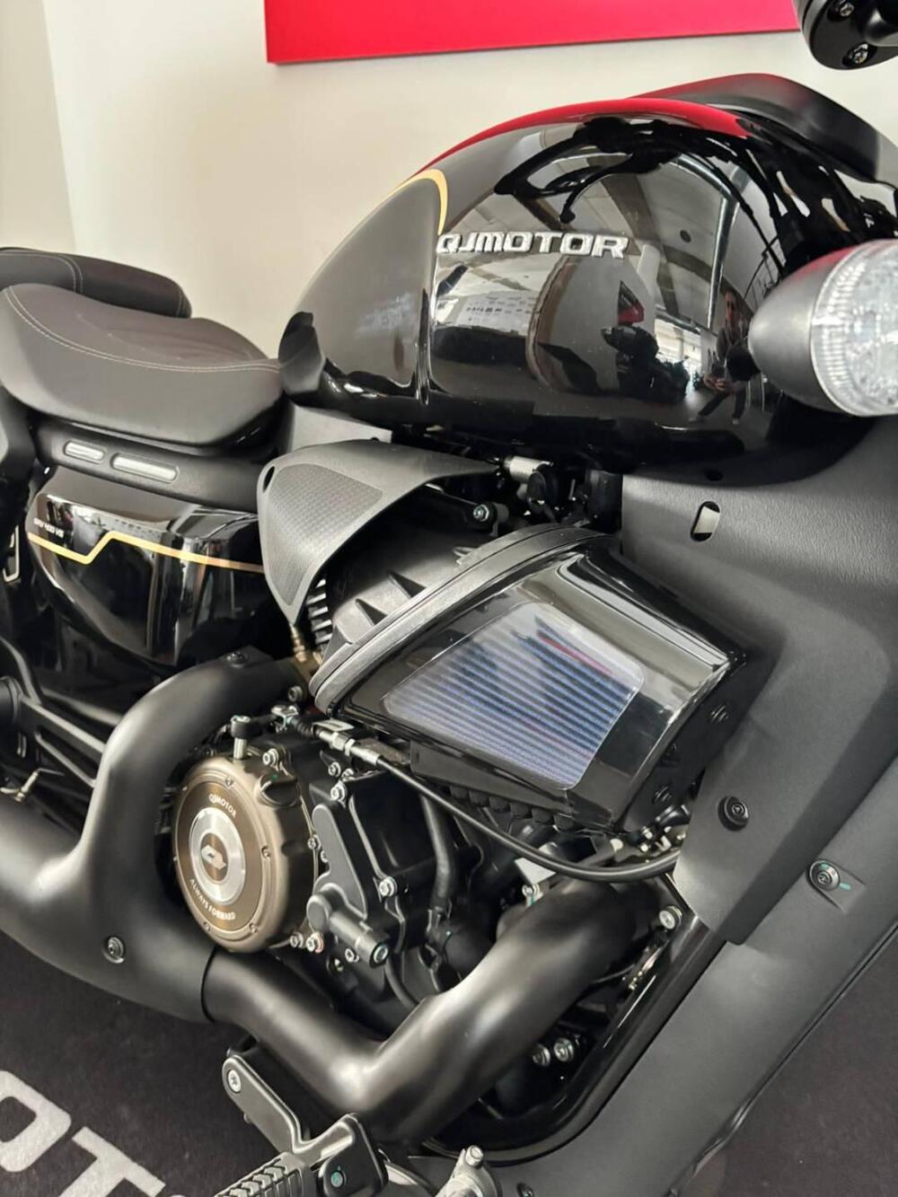 QJ Motor SRV 400 VS (2026) (5)