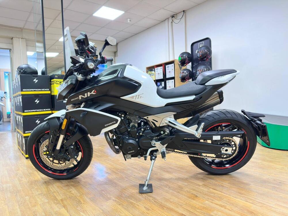 CFMOTO 800NK Advanced (2023 - 26) (4)