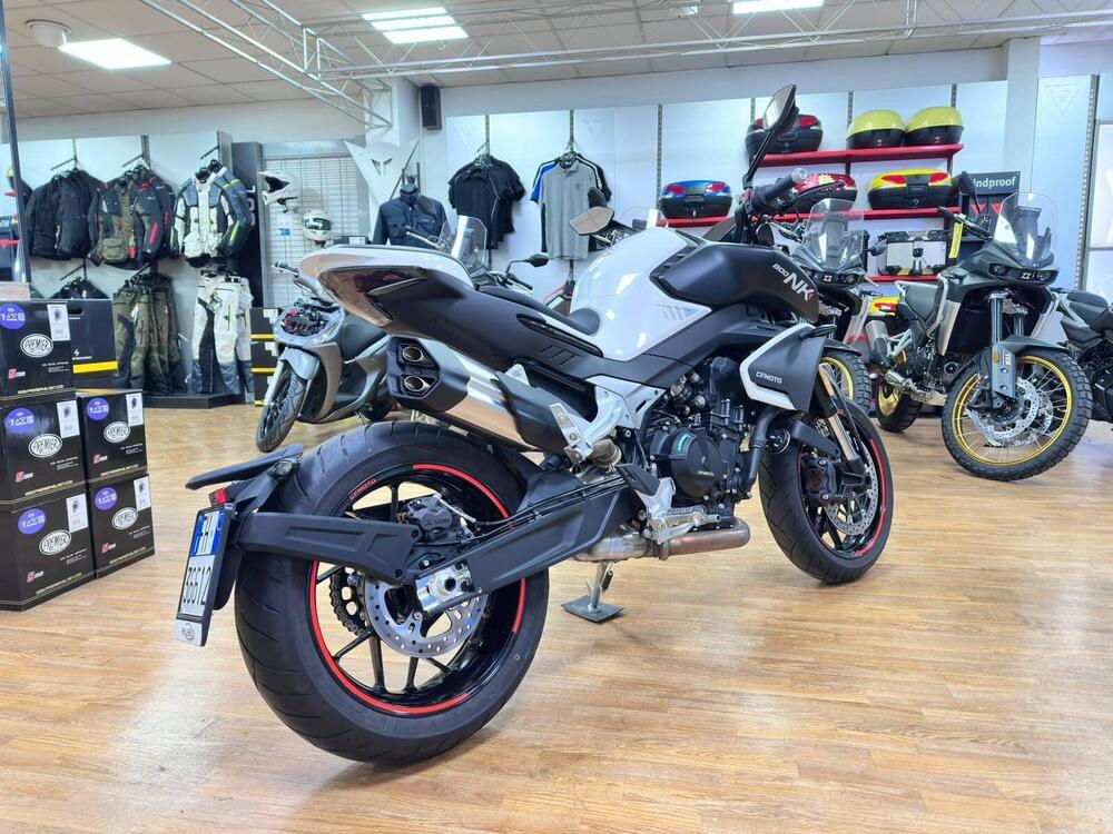 CFMOTO 800NK Advanced (2023 - 26) (5)