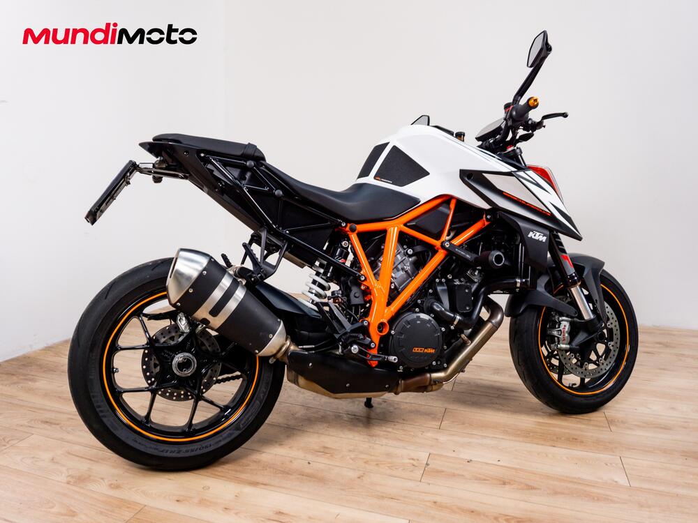 KTM 1290 Super Duke R (2020) (3)