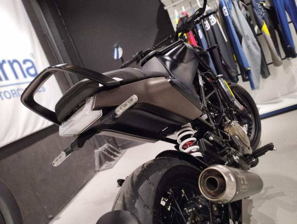 Husqvarna Svartpilen 401 (2024 - 26) (4)