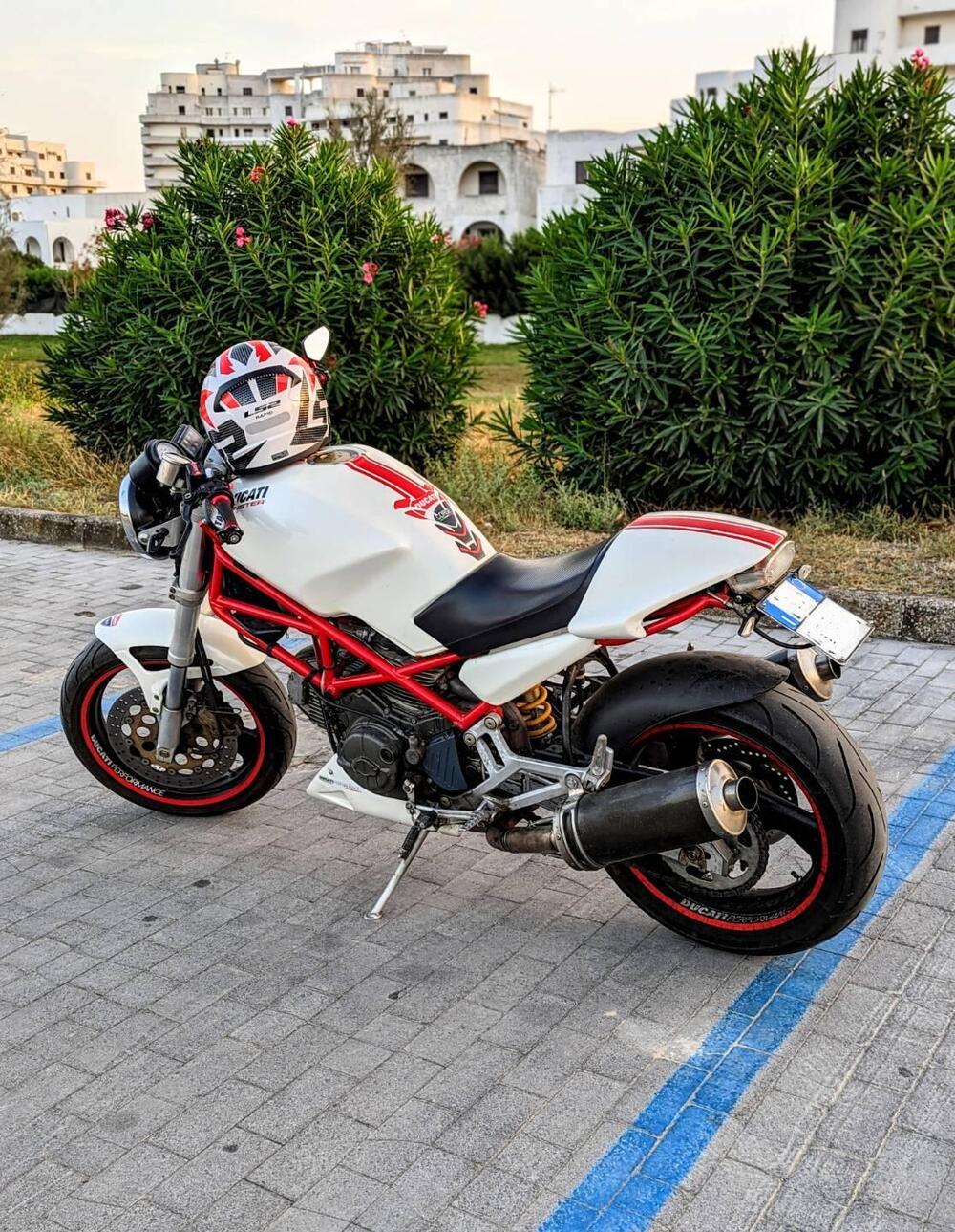 Ducati Monster 600 Dark (1998 - 01)