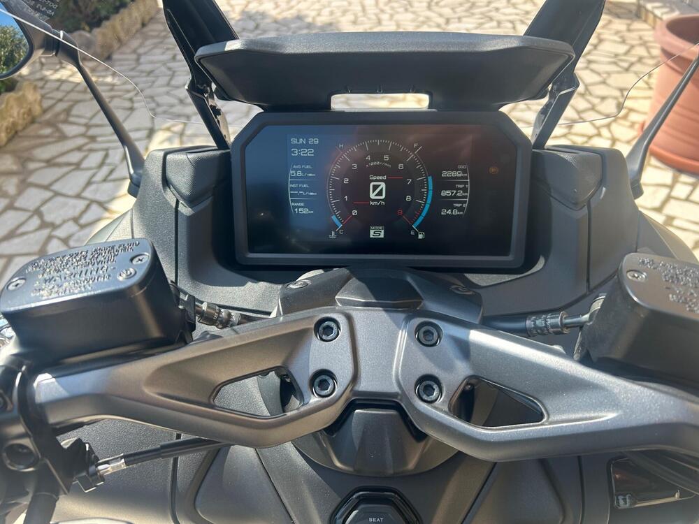 Yamaha T-Max 560 Tech Max (2025 - 26) (2)