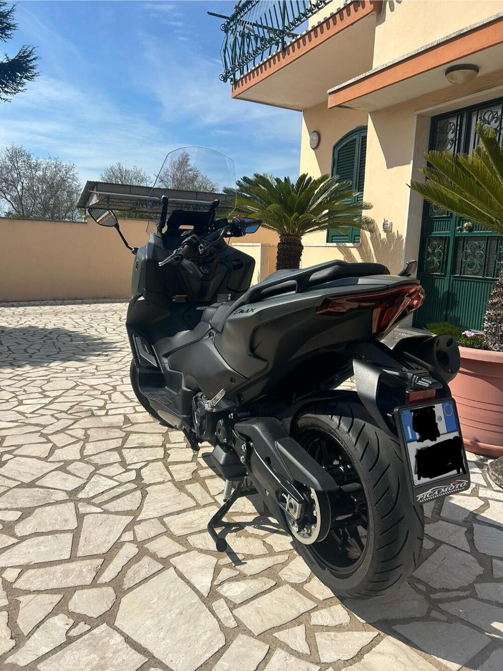 Yamaha T-Max 560 Tech Max (2025 - 26) (4)