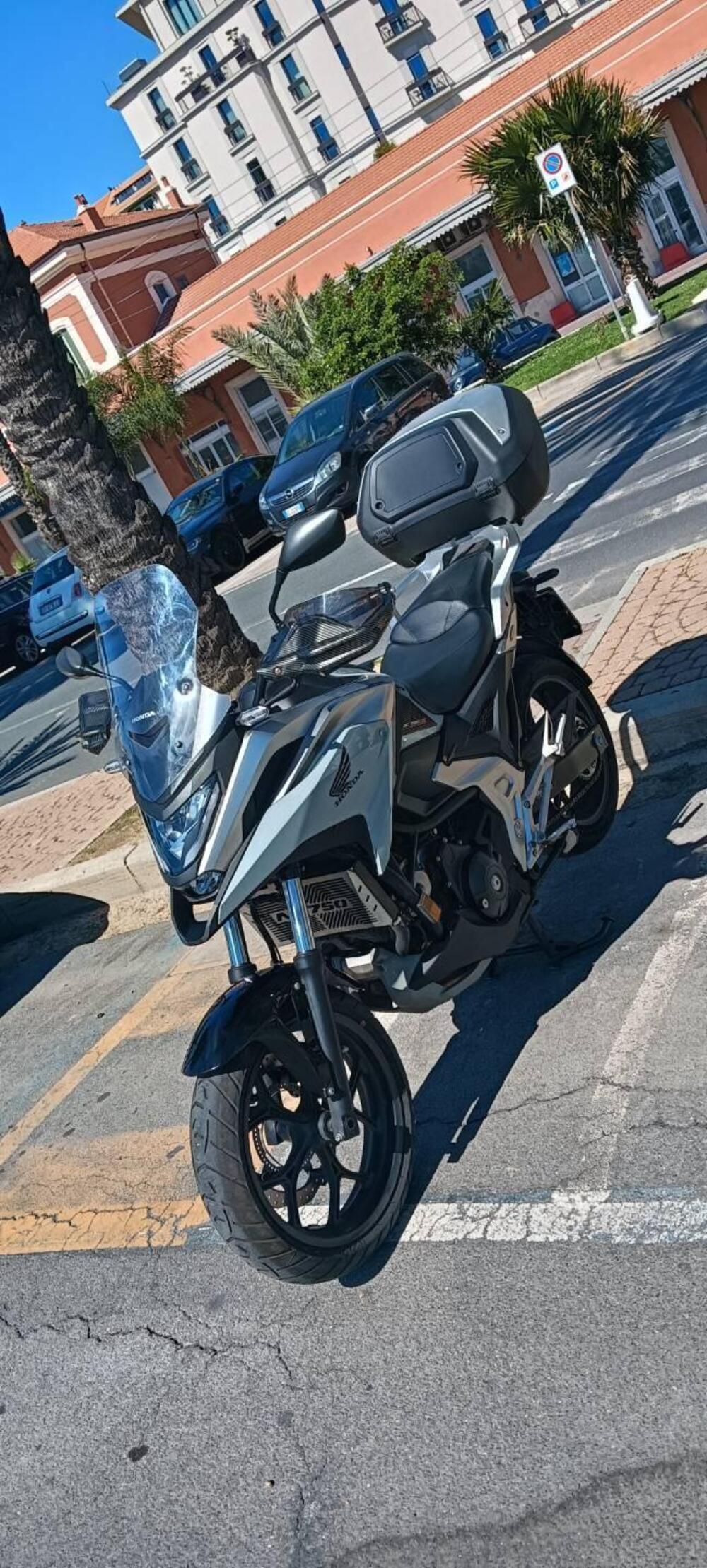 Honda NC 750 X DCT Urban (2021 - 24) (10)