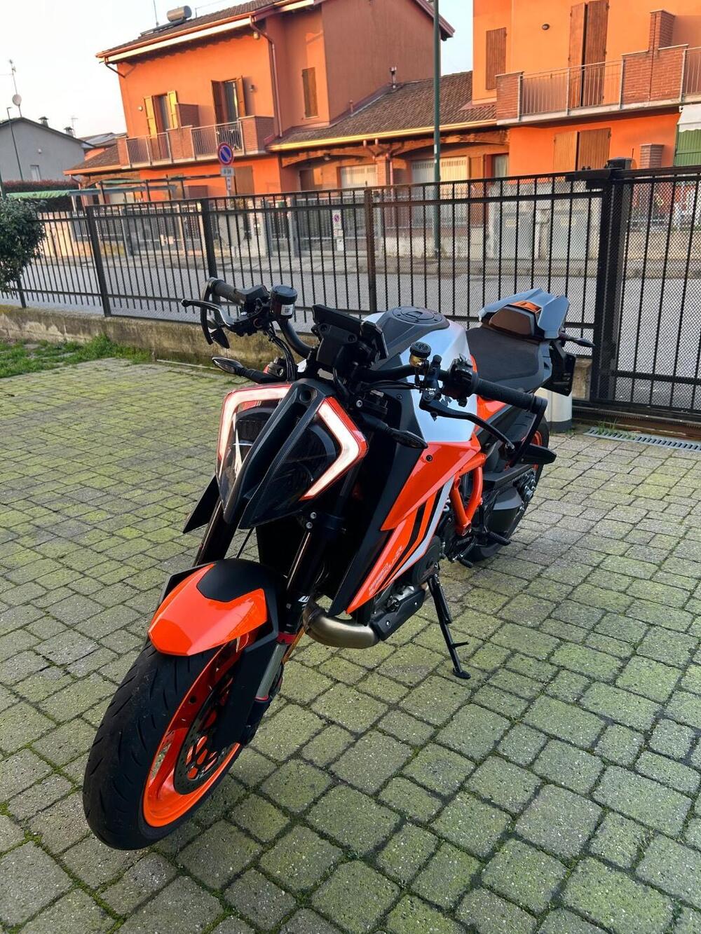 KTM 1290 Super Duke R (2022 - 23) (8)
