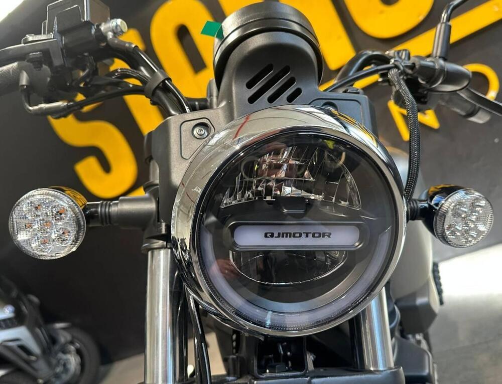 QJ Motor SRV 125 (2025 - 26) (5)