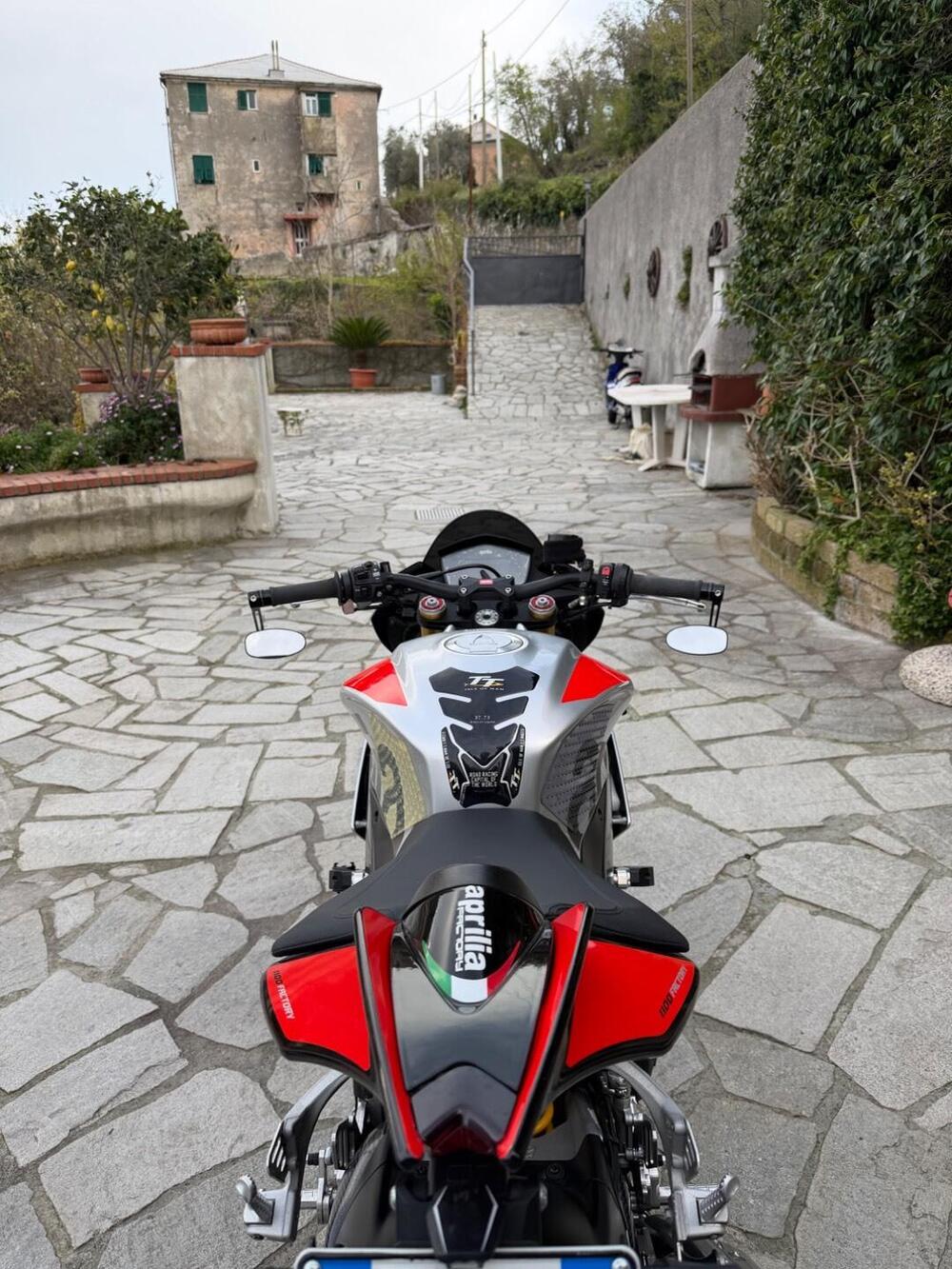 Aprilia Tuono V4 RR (2017 - 18) (5)