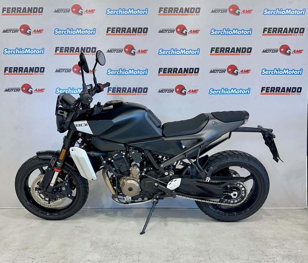 Husqvarna Svartpilen 801 (2024 - 26) (3)