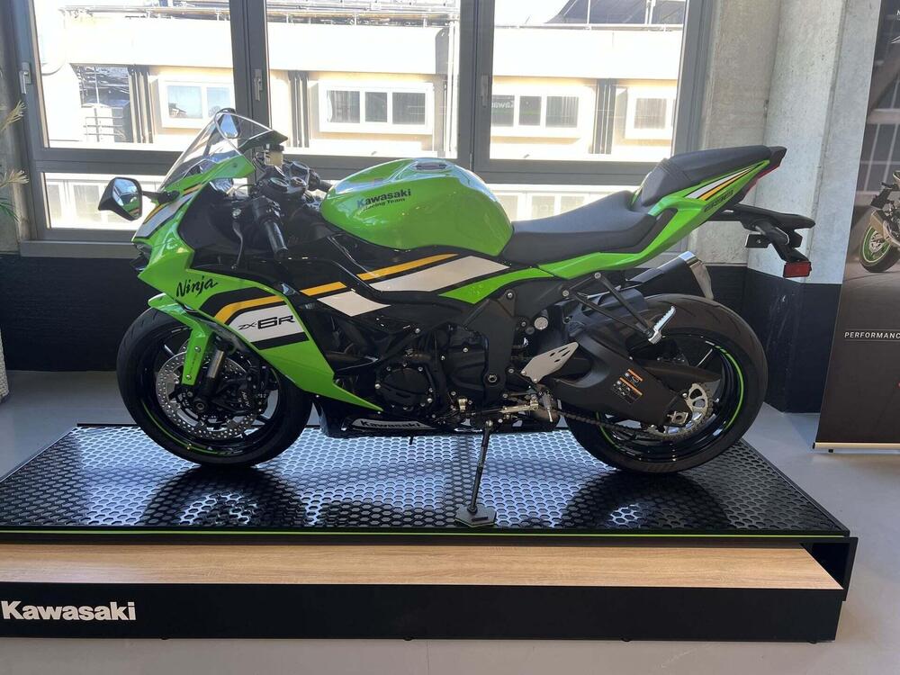 Kawasaki Ninja 636 ZX-6R (2024 - 26) (2)