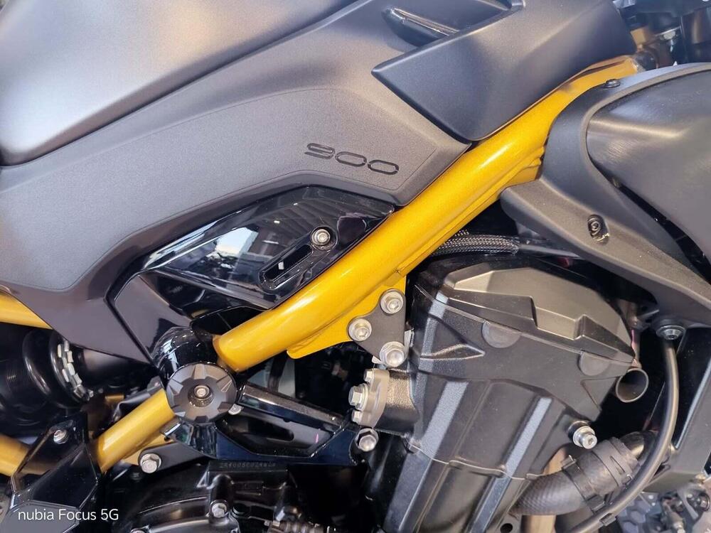 Kawasaki Z 900 (2025 - 26) (5)