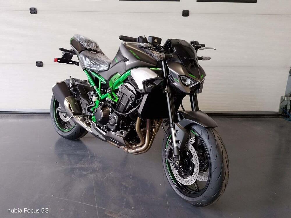 Kawasaki Z 900 (2025 - 26) (3)