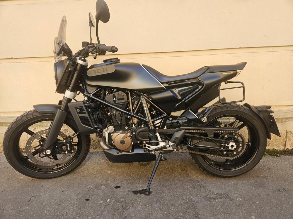 Husqvarna Svartpilen 701 (2020) (2)