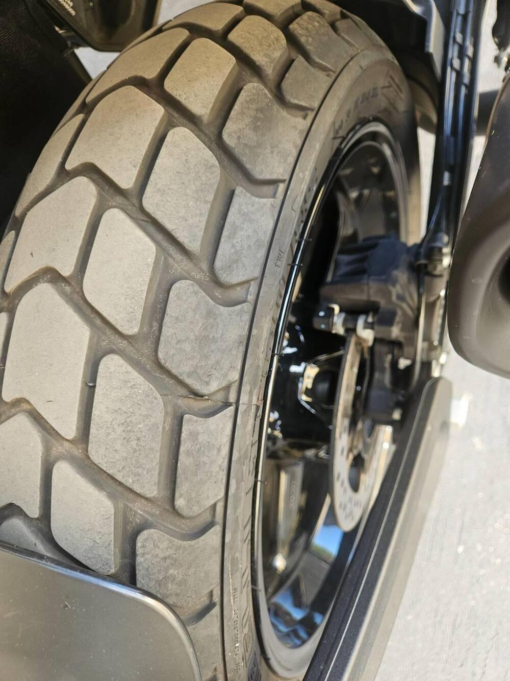 Husqvarna Svartpilen 701 (2020) (3)