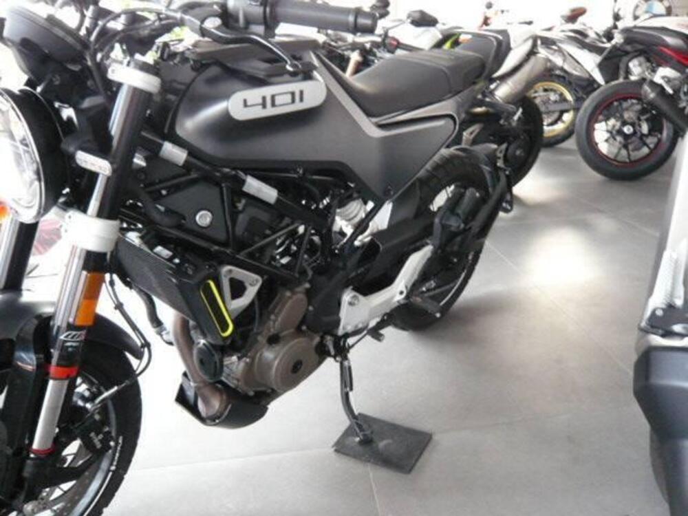 Husqvarna Svartpilen 401 (2021 - 23) (5)