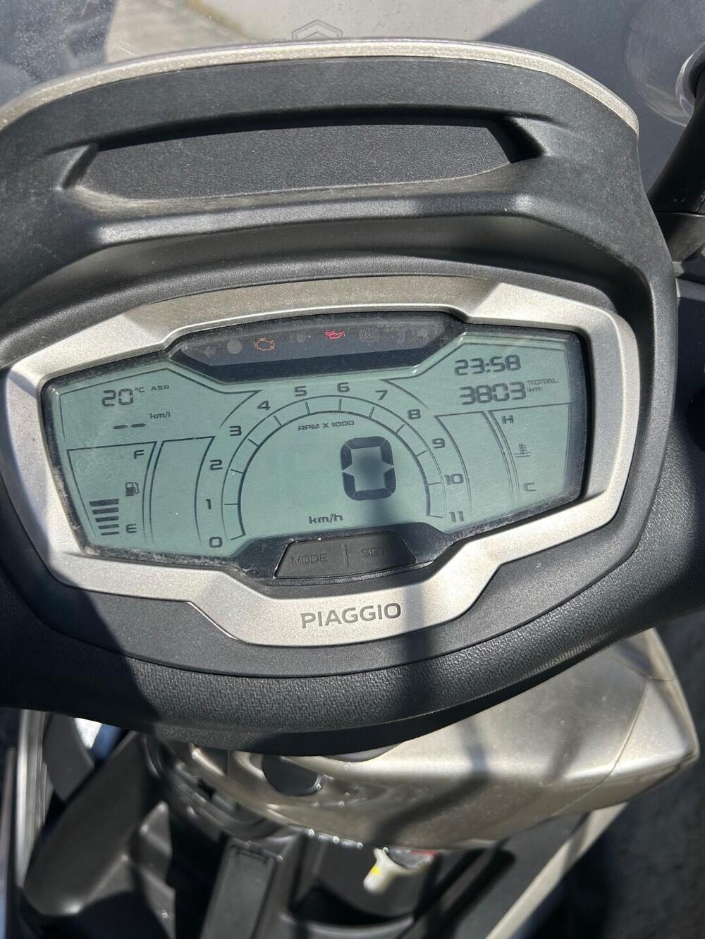 Piaggio Beverly 400 ABS-ASR (2021 - 24) (4)