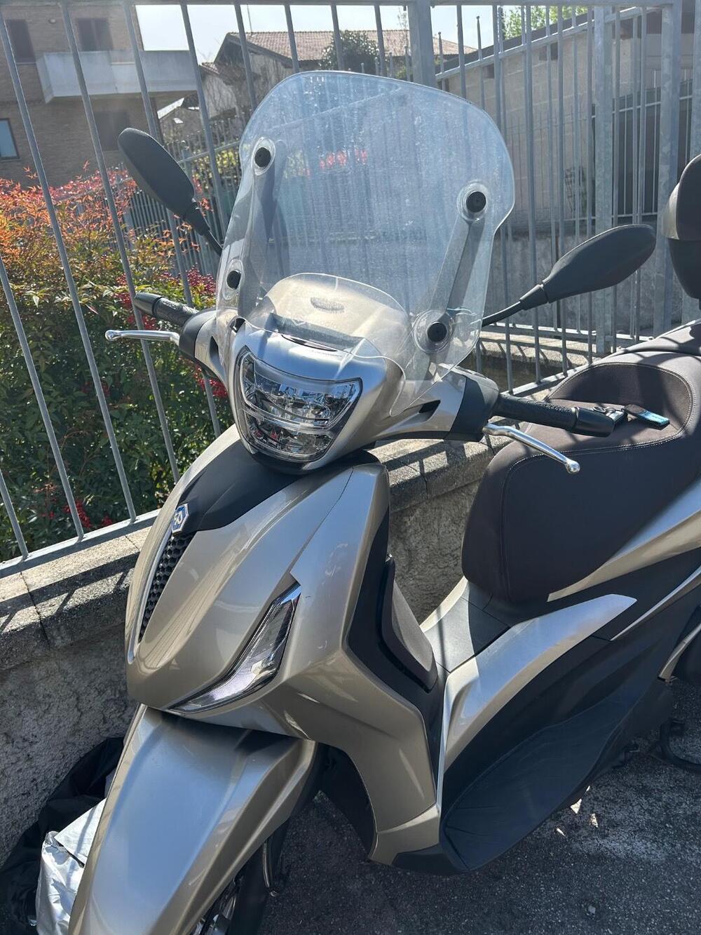 Piaggio Beverly 400 ABS-ASR (2021 - 24) (8)