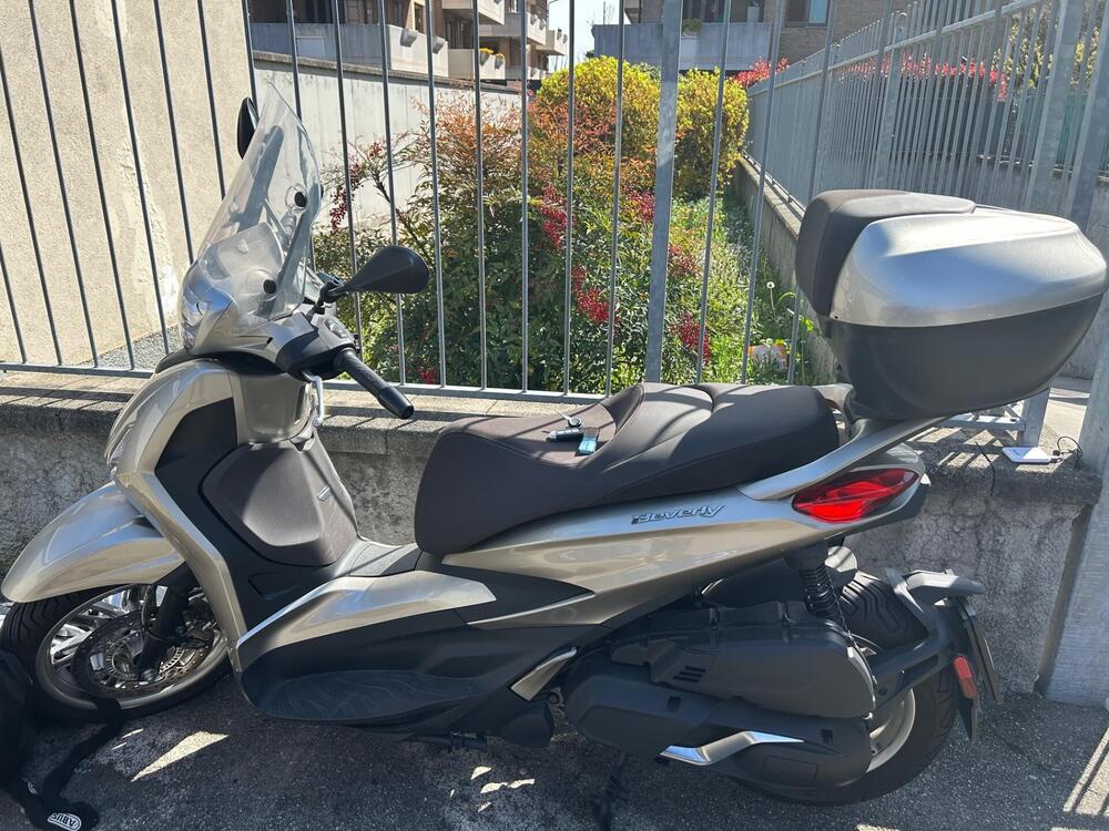 Piaggio Beverly 400 ABS-ASR (2021 - 24) (11)