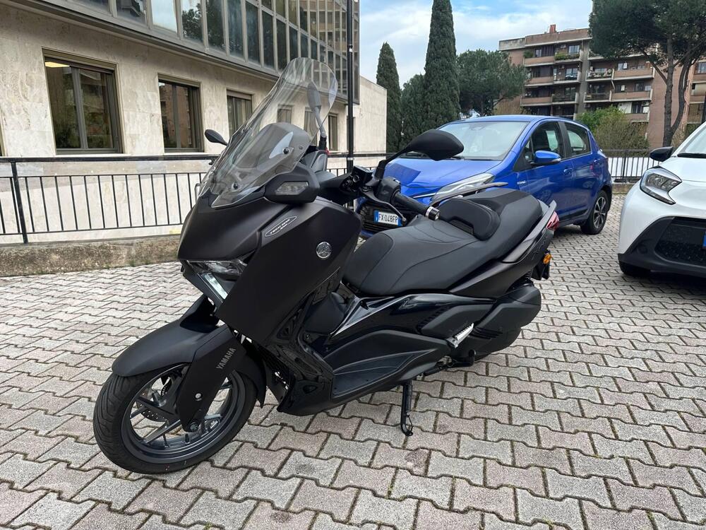 Yamaha X-Max 300 Tech Max+ (2025 - 26) (3)