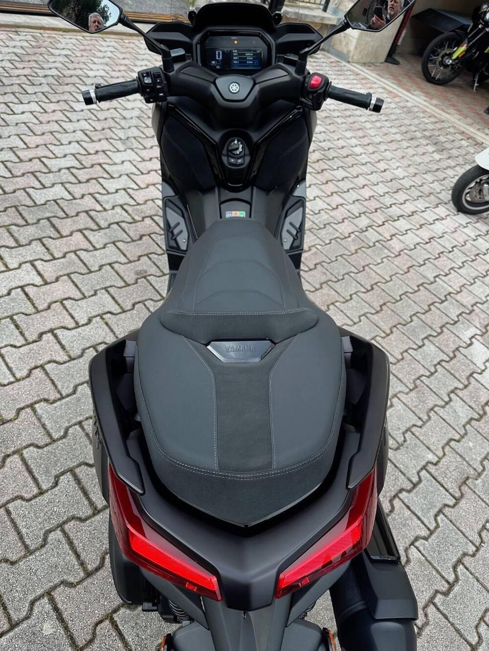Yamaha X-Max 300 Tech Max+ (2025 - 26) (5)