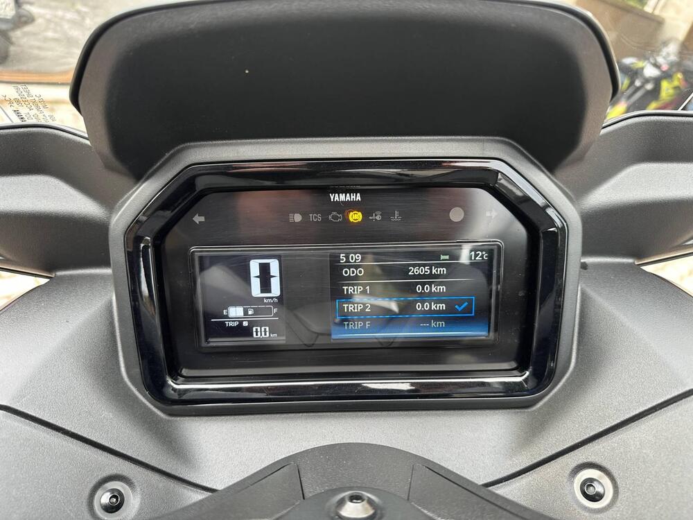 Yamaha X-Max 300 Tech Max+ (2025 - 26) (7)