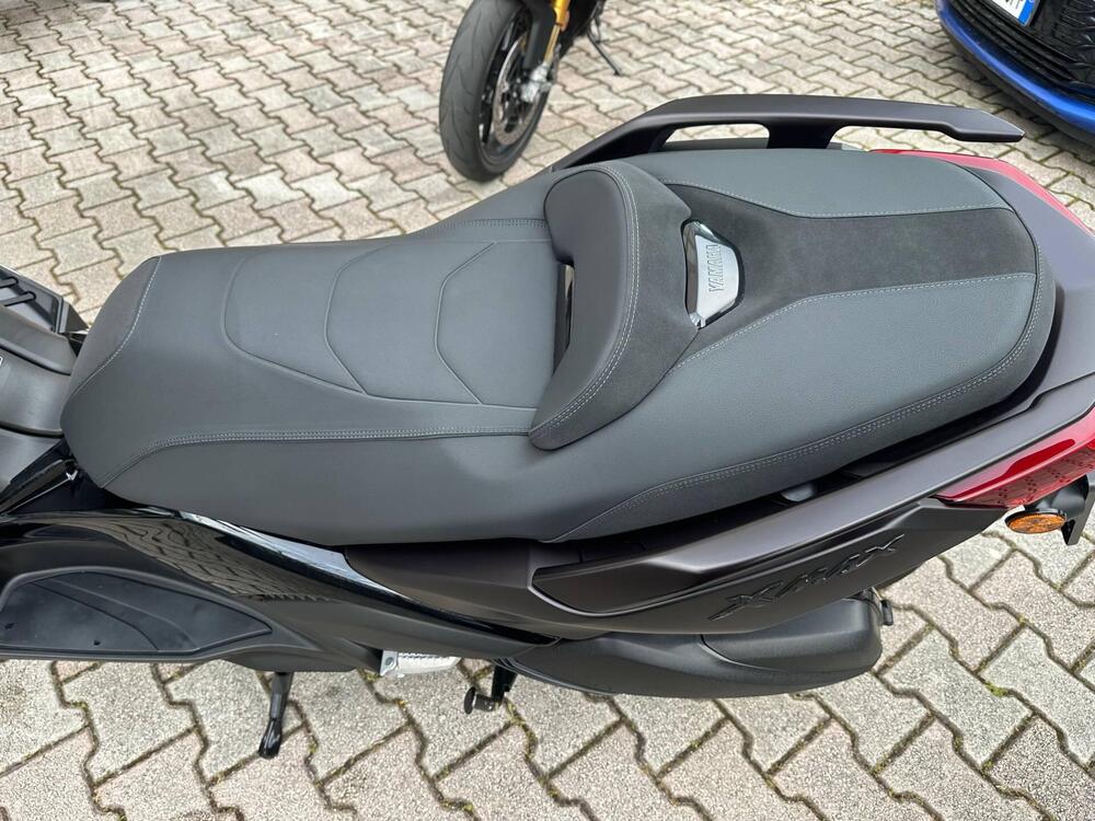 Yamaha X-Max 300 Tech Max+ (2025 - 26) (8)