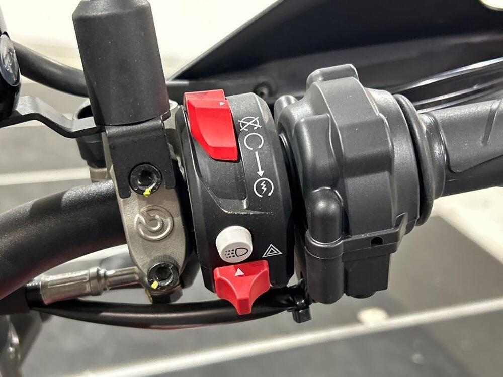 Ducati Hypermotard 698 Mono RVE (2024 - 26) (8)