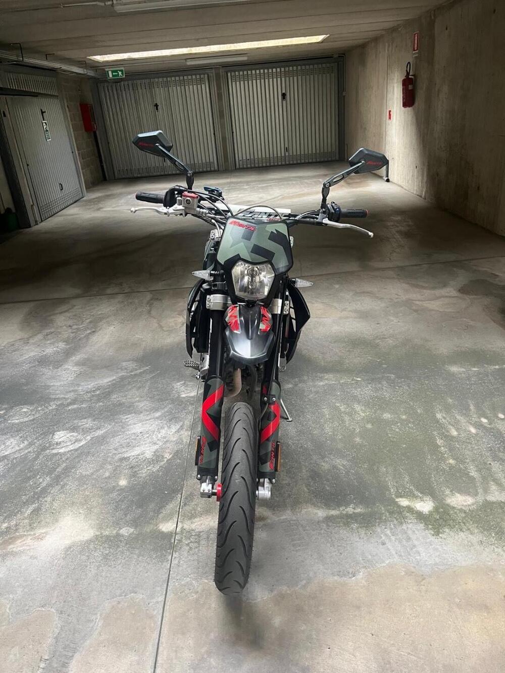 Fantic Motor XMF 125 Motard Performance 4T (2023 - 24) (2)