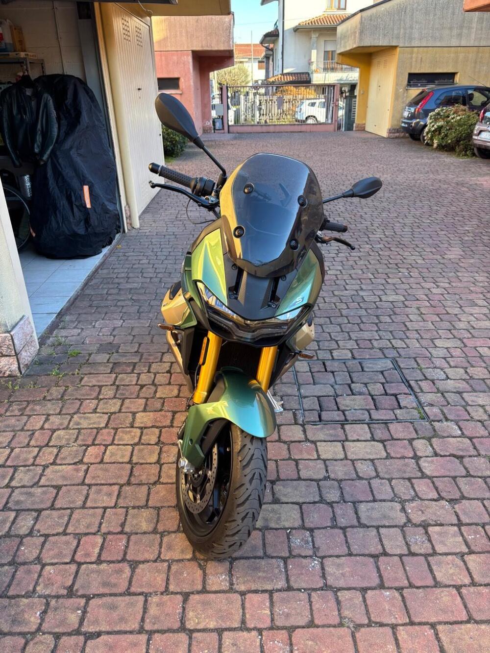 Moto Guzzi V100 Mandello S (2022 - 24) (4)