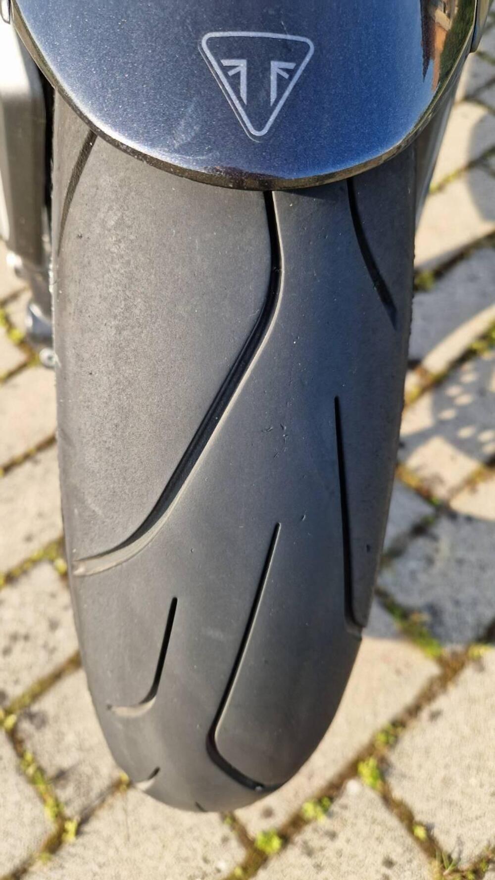 Triumph Street Triple 765 RS (2023 - 26) (8)