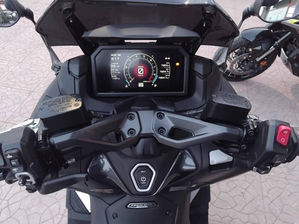 Yamaha T-Max 560 Tech Max (2022 - 24) (6)