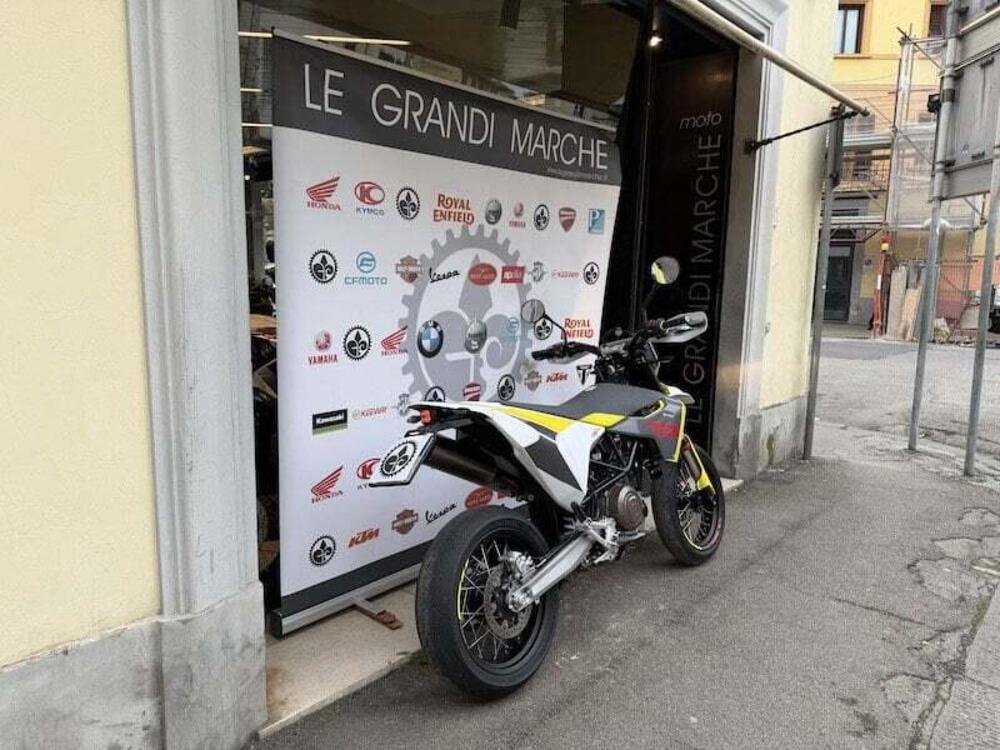 Husqvarna 701 Supermoto (2022) (15)