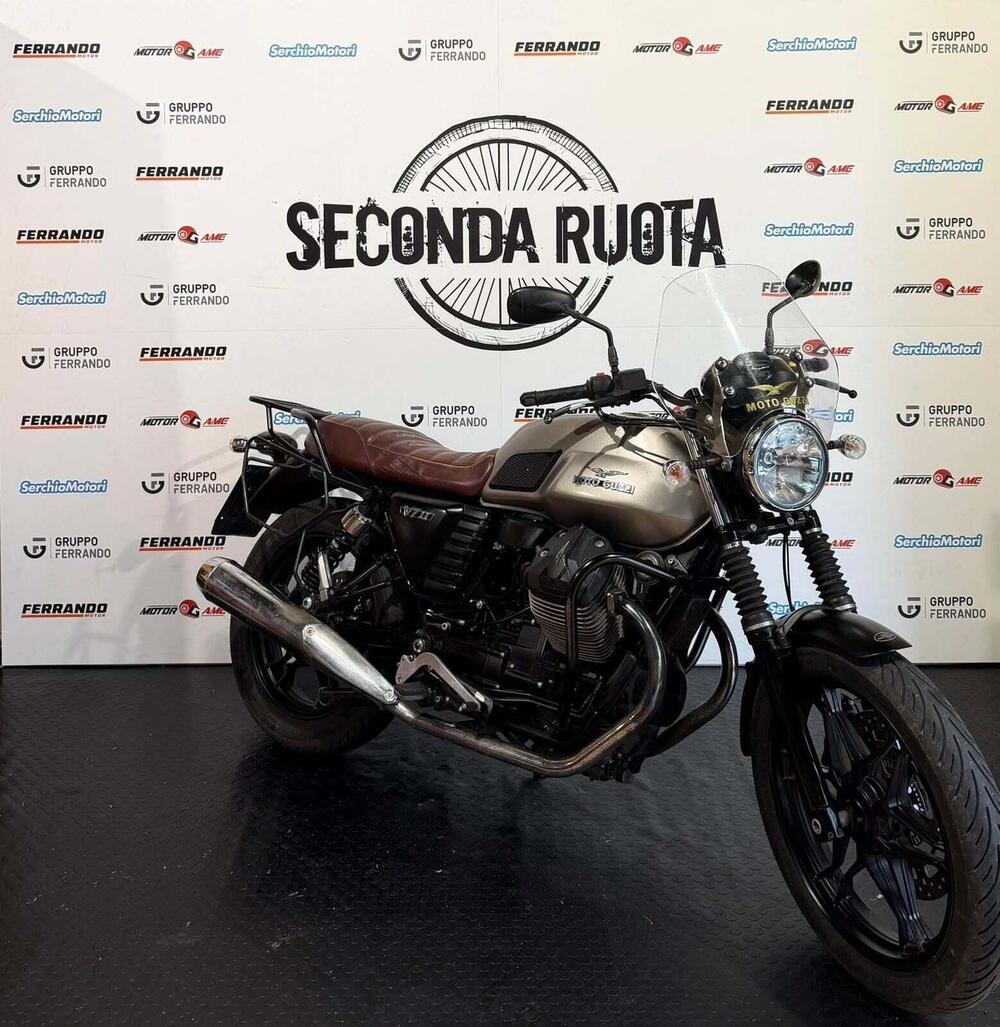 Moto Guzzi V7 II Stone (2015 - 17) (3)
