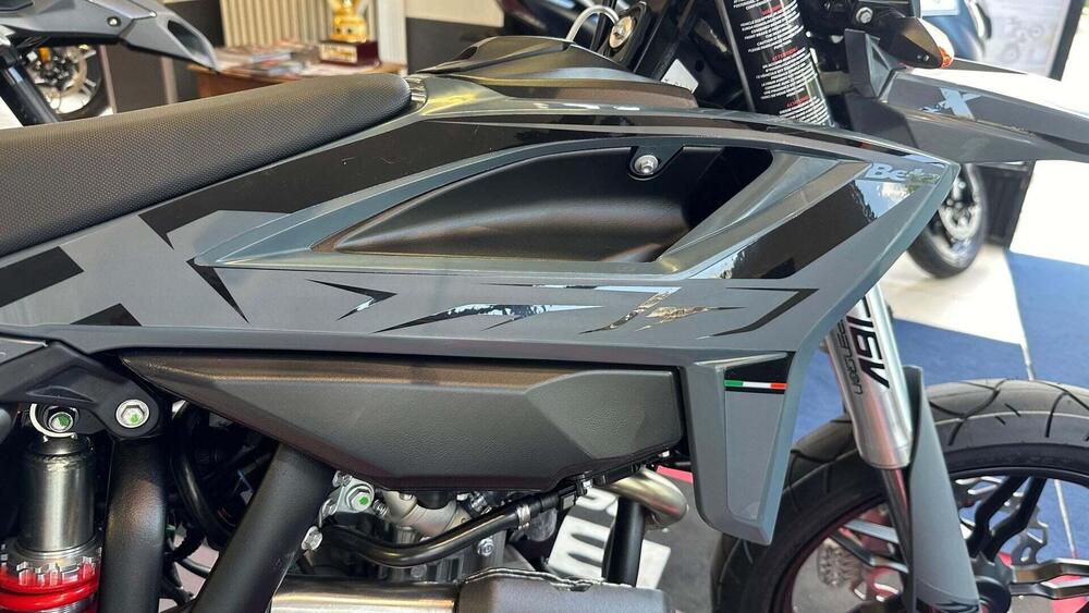 Betamotor RR 125 4T Motard T - X Special Edition (2025 - 26) (8)