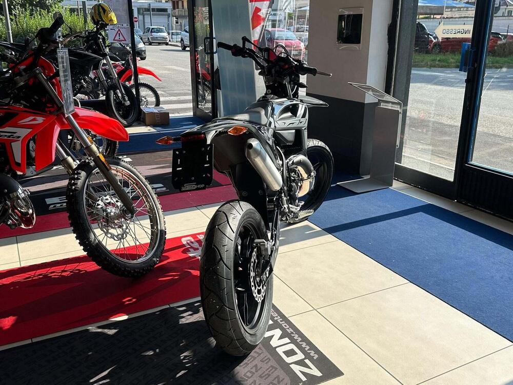 Betamotor RR 50 Motard - X Special Edition (2024 - 26) (4)