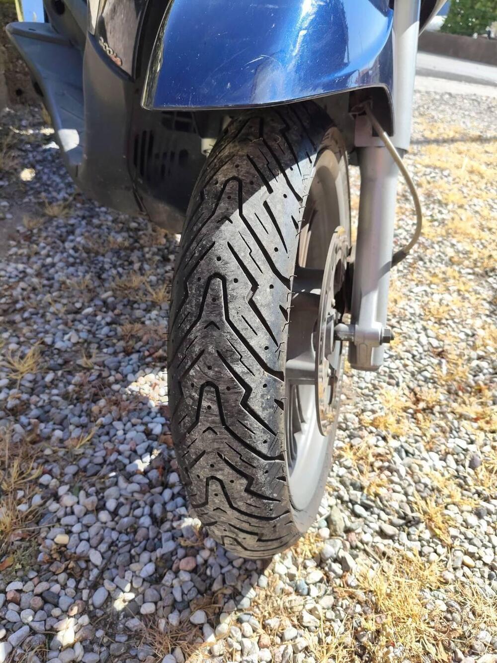 Piaggio Beverly Tourer 300 (12)