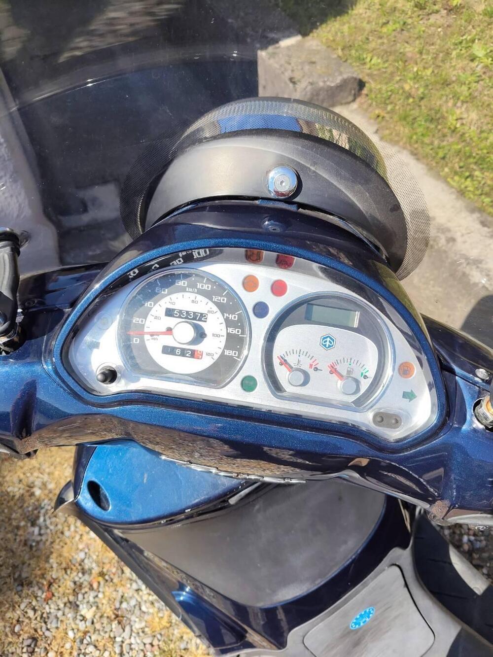 Piaggio Beverly Tourer 300 (4)