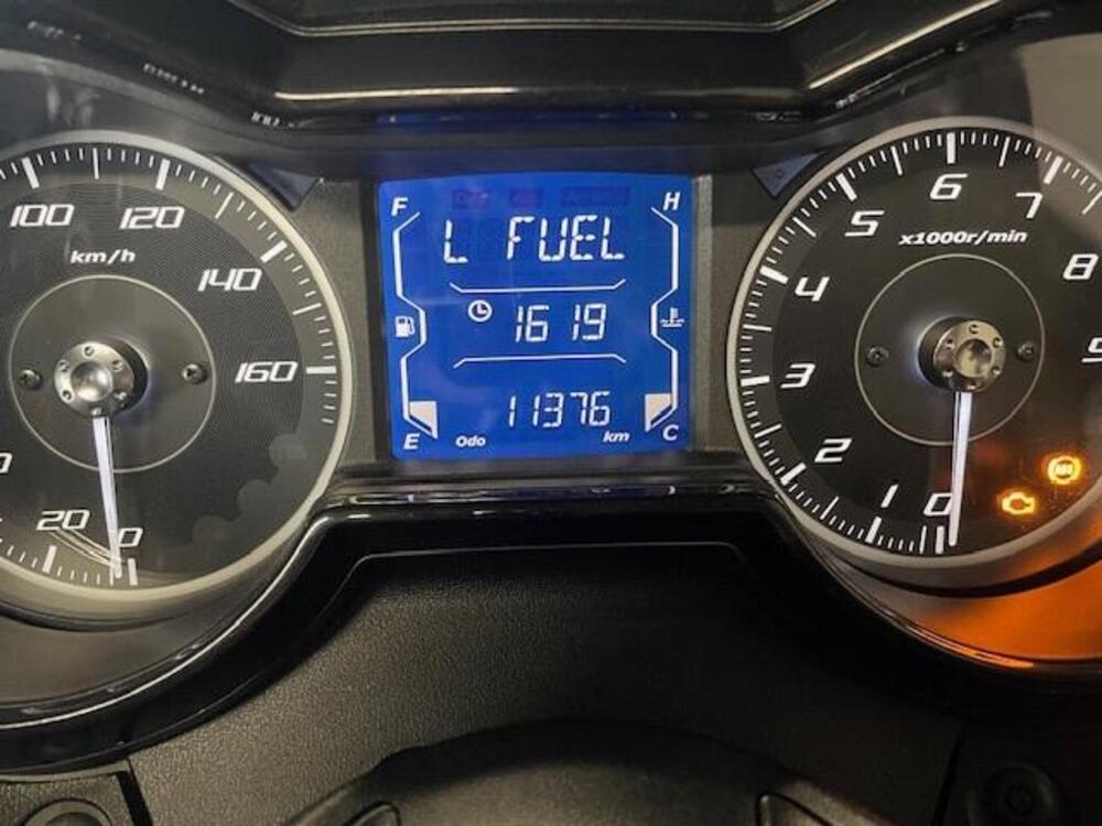 Yamaha X-Max 300 Tech Max (2021 - 24) (6)