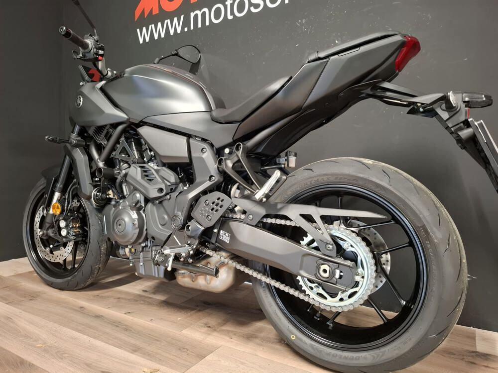Yamaha MT-07 Y-AMT (2025 - 26) (3)
