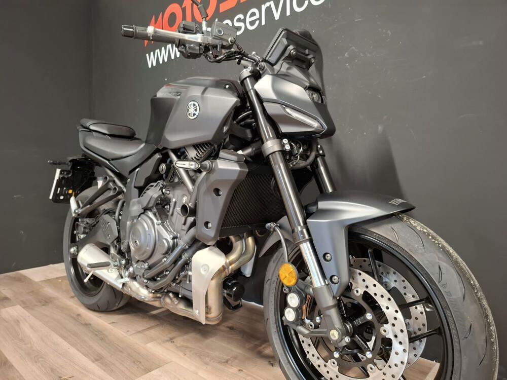 Yamaha MT-07 Y-AMT (2025 - 26) (6)